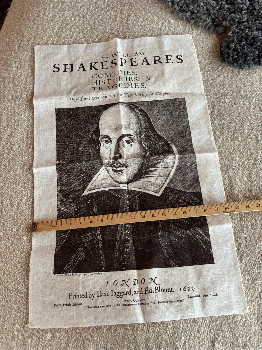 Vintage Linen Shakespeare Towel